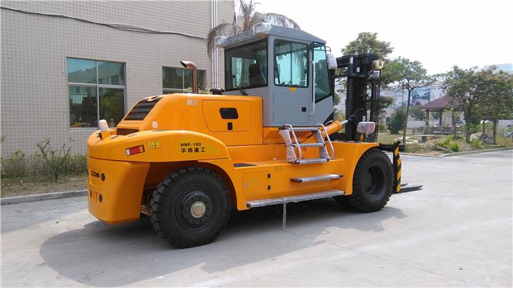 18 Ton Forklift