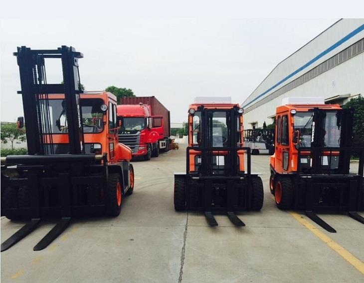 SOCMA 5 ton forklift with 7 ton forklift