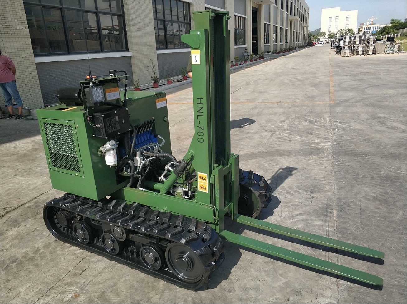crawler forklift1