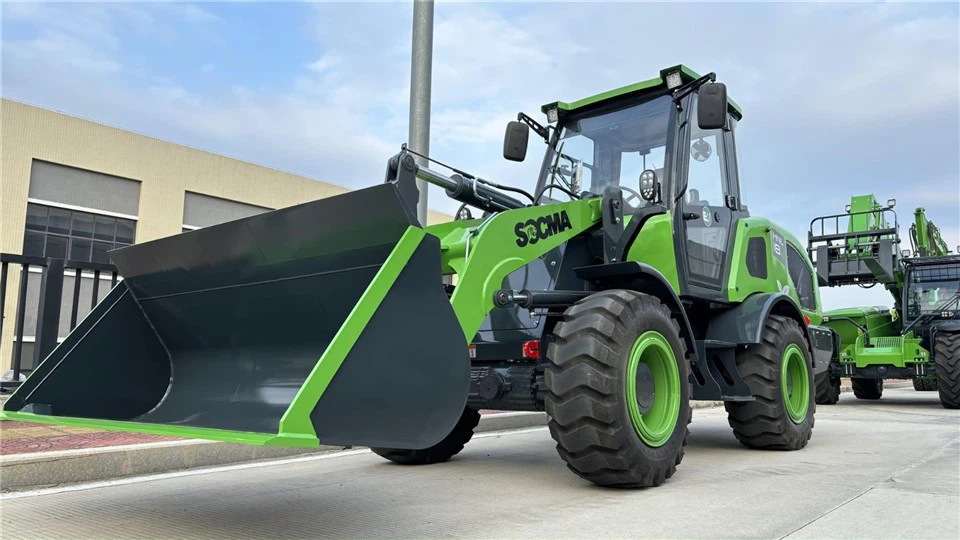 1.8 Ton Electric Mini Loader 4x4 Wheel Drive