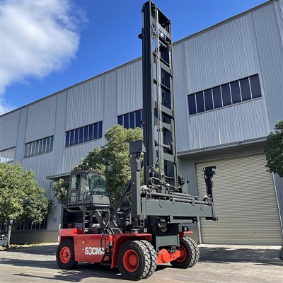 Chariot élévateur à conteneur de 45 tonnes Épandeur de conteneur de 40 pieds Élévateur de conteneur Épandeur de conteneur Chariot élévateur robuste Équipement portuaire