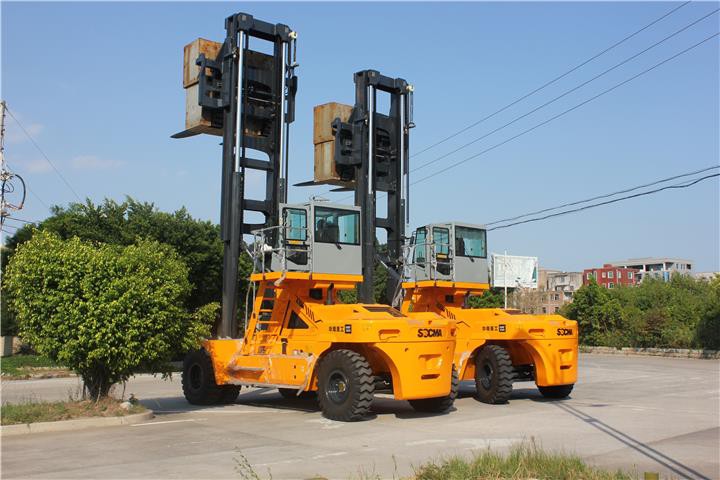 Chariot élévateur de 30 tonnes 8.1m