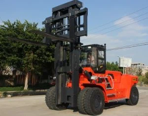 CHARIOT ÉLÉVATEUR 30T POUR LE TRANSPORT DE CONTENEURS