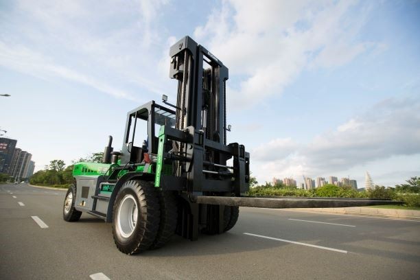 16 Ton Diesel Heavy Forklift Truck Color Green