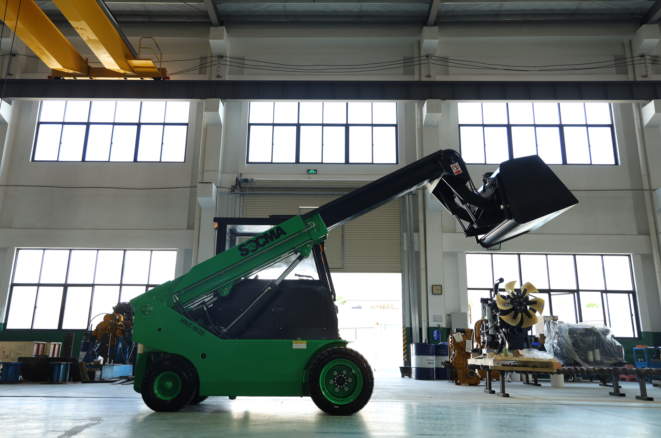 Mini chariot élévateur télescopique