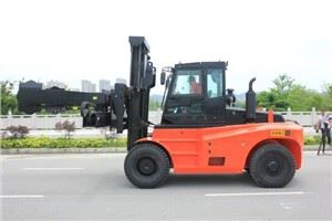Chariot élévateur d'équipement lourd de Socma 13,5 tonnes pour l'équipement lourd portent la palourde de pneu d'attache