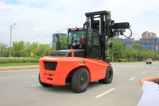 Socma 13.5 Ton Forklift Heavy Equipment Good For Marble Stone FactoryAttach Tire Clam