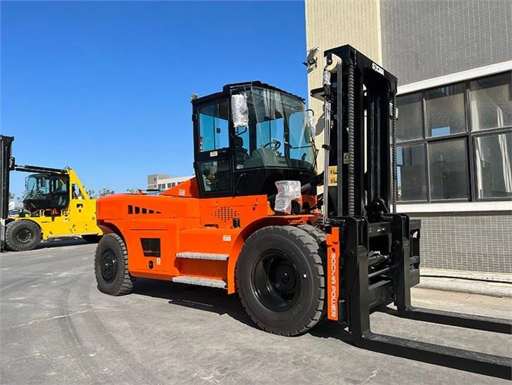Chariot élévateur diesel SOCMA 18t pour les ports