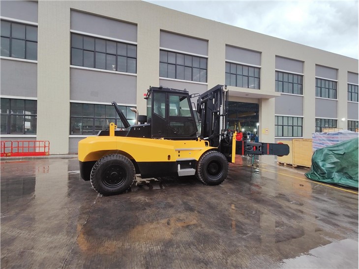 mining truck tyre handler