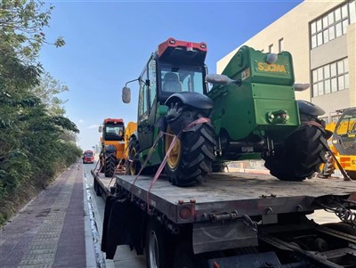 Chariot télescopique agricole 4T avec 4 roues motrices